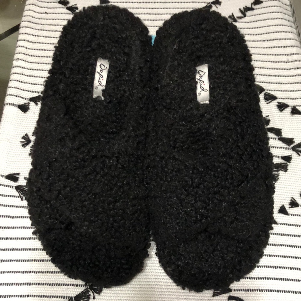 Qupid Sherpa Criss Cross Slippers